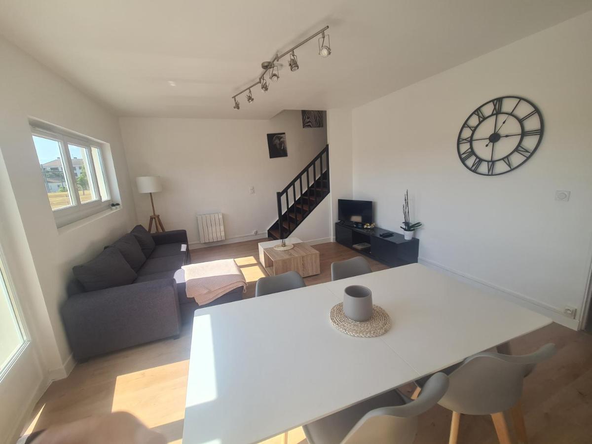 Duplex Familial Proche Gare Et Hyper Centre Ville Villepreux Exterior foto